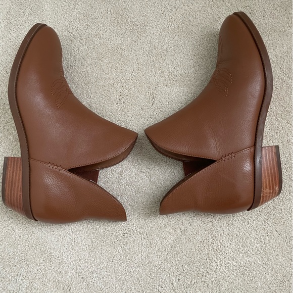 Lauren Ralph Lauren Prestyn Bootie - Picture 3 of 8